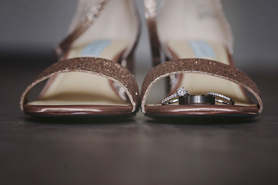 ring_and_shoes_detail_wedding