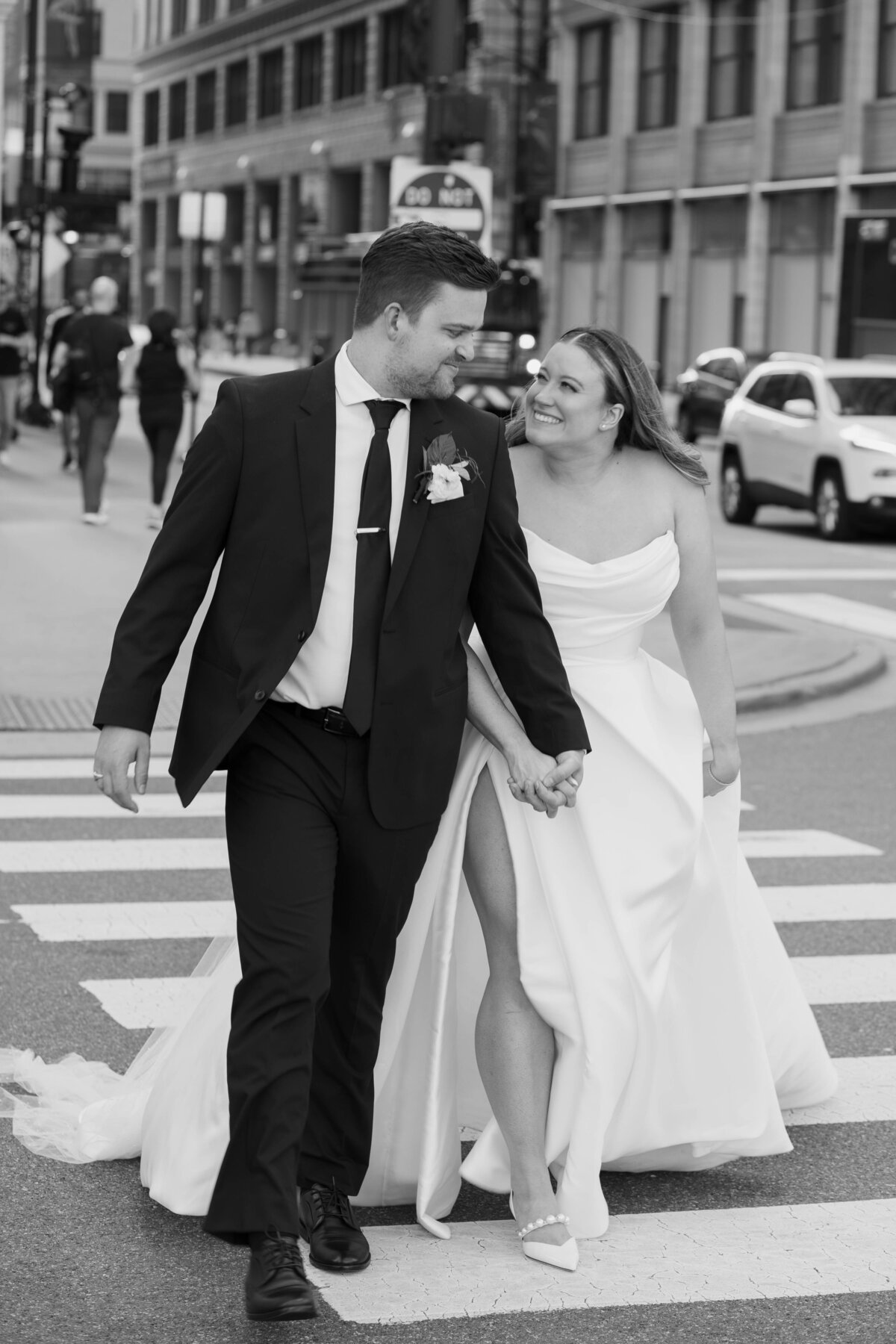 THE_RUXES_PREVIEWS_BEST_CHICAGO_WEDDING_PHOTOGRAPHER_JAYMINICHOLEVISUALS-199