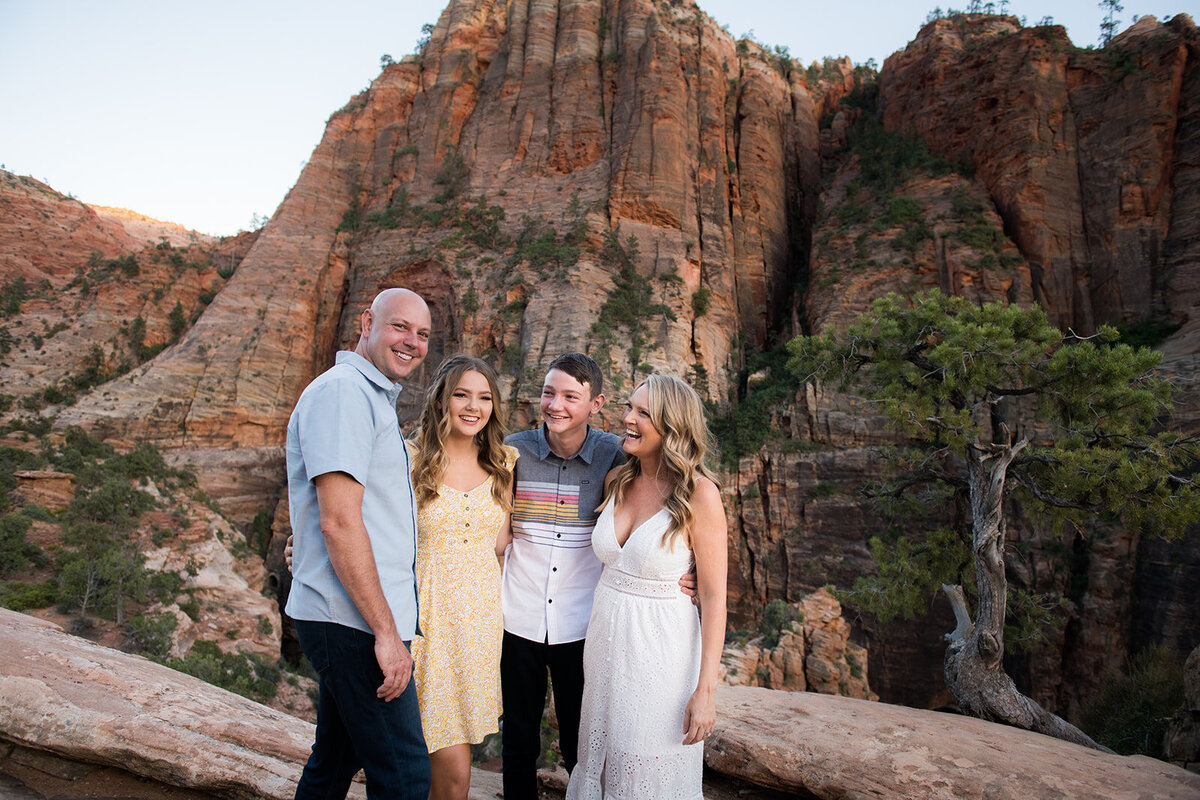 zion-national-park-family-photographer-wild-within-us (25)