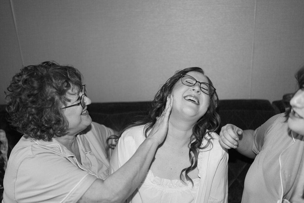Eliana-Melmed-Photography-Chicago-LosAngeles-Jewish-WeddingPhotography-MargieReady-00077