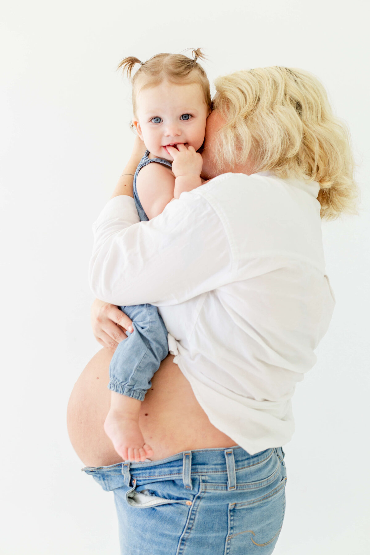 Pregnancy-Photoshoot-Motherhood-Photography-Tristate-Ohio-Kentucky-Indiana-Whitney and Birdi - Motherhood-27