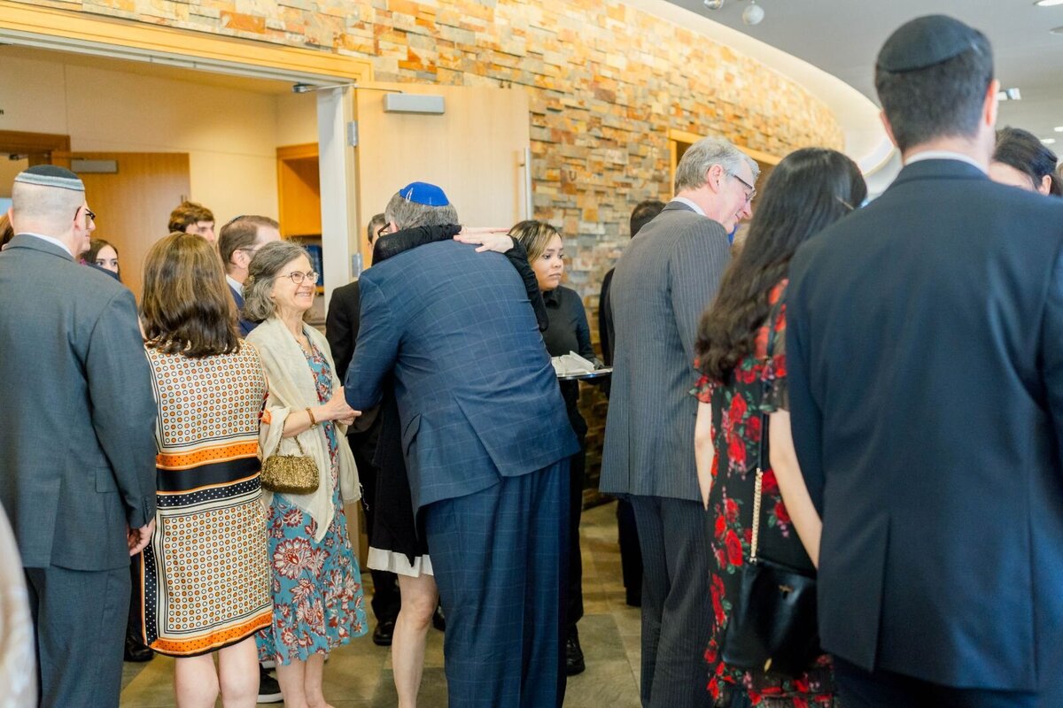 Eliana-Melmed-Photography-Chicago-LosAngeles-Jewish-WeddingPhotography-ShulaNoah-Chuppah-00040