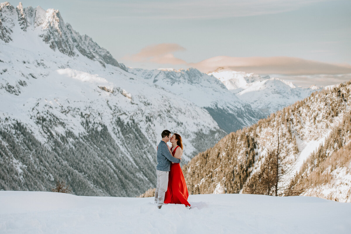 Anniversary session in Chamonix in the mountains