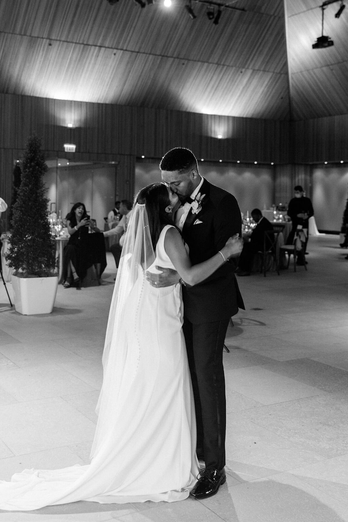 Romantic First Dance at Luxury Chicago North Shore Outdoor Wedding Venue