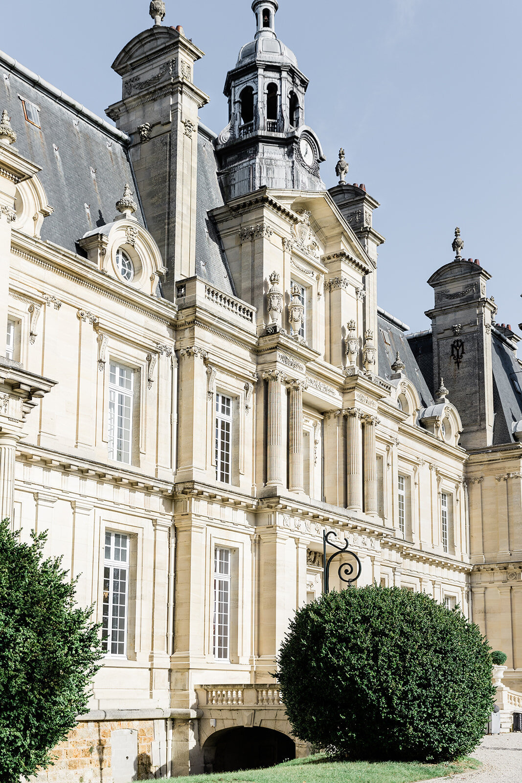 chateau-loire-valley-exterior-elopement-1