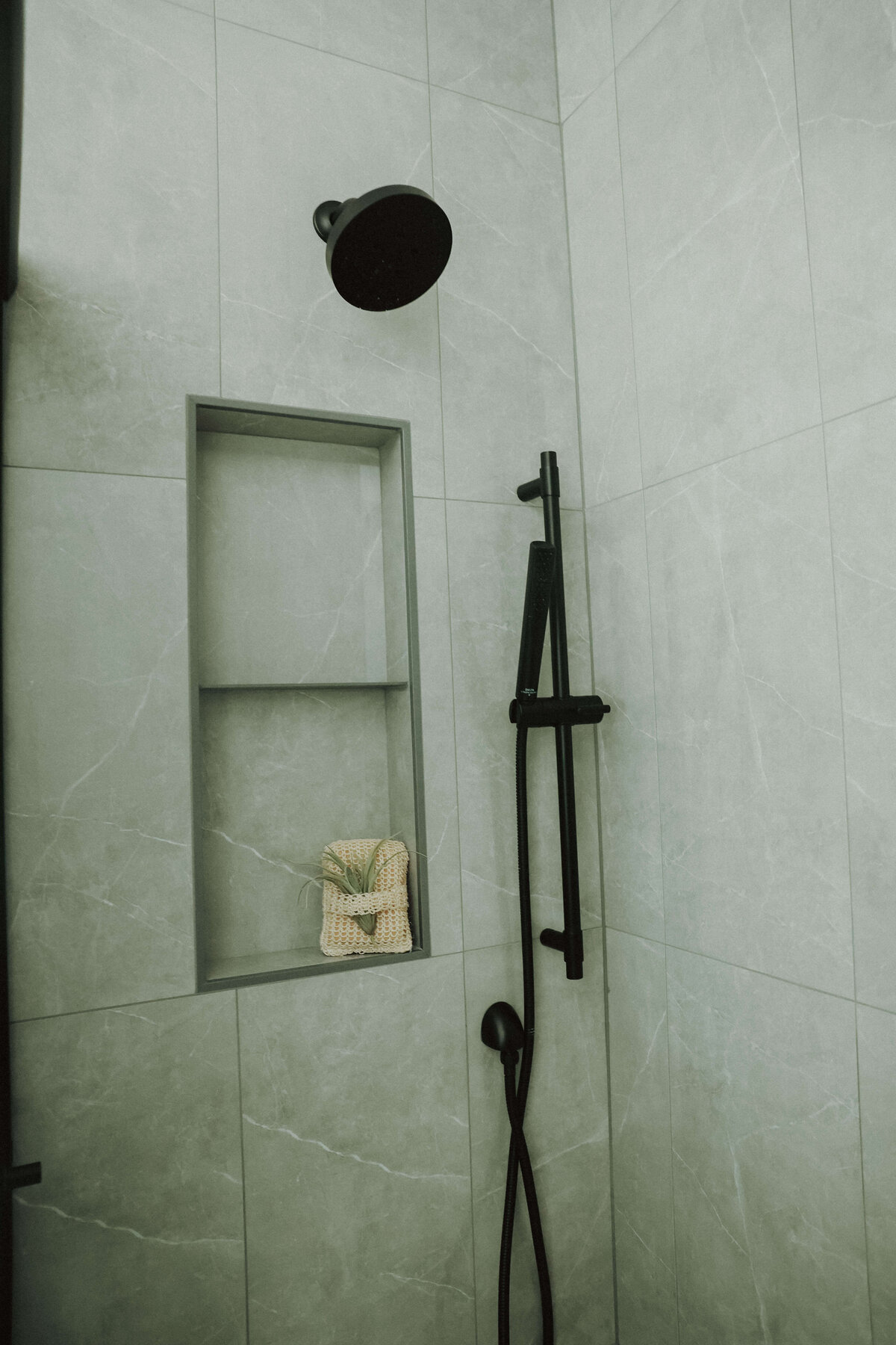 6907-Bathroom-Panora-Central-Iowa-Custom-Home-JRL-Builders-E23A9311