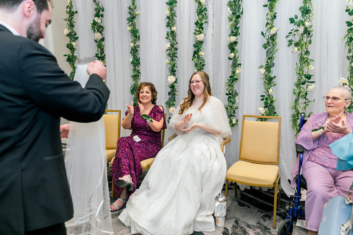 Eliana-Melmed-Photography-Chicago-LosAngeles-Jewish-WeddingPhotography-KabbalatPanim-00120
