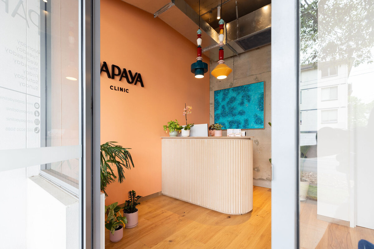 Interior of Papaya Clinic with the colorful and tropical ambience