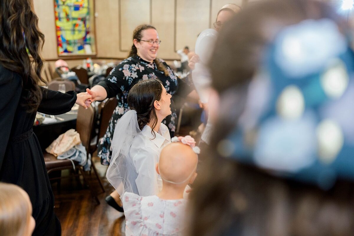 Eliana-Melmed-Photography-Chicago-LosAngeles-Jewish-WeddingPhotographer-CarmiKalman-WomensDancing-00126