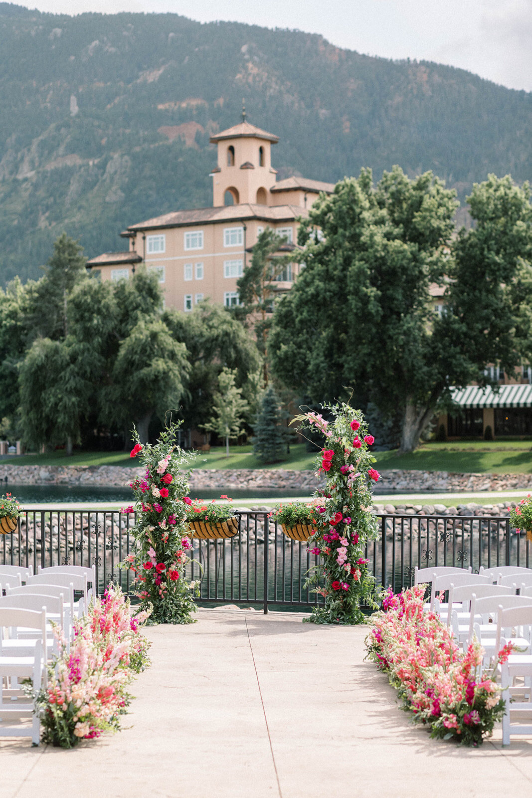 M%2bE_The_Broadmoor_Lakeside_Terrace_Wedding_Highlights_by_Diana_Coulter-23
