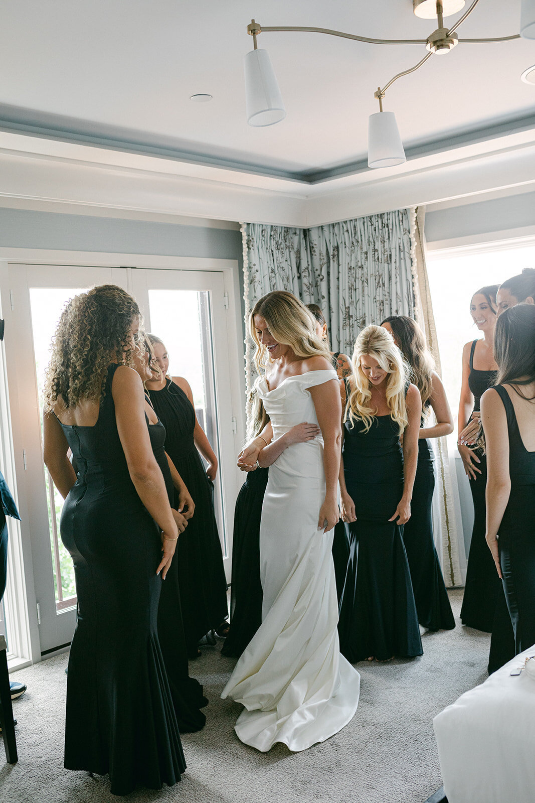 Meg Lee is a luxury Pittsburgh wedding photographer specializing in timeless, editorial, and heartfelt wedding photography for modern couples.