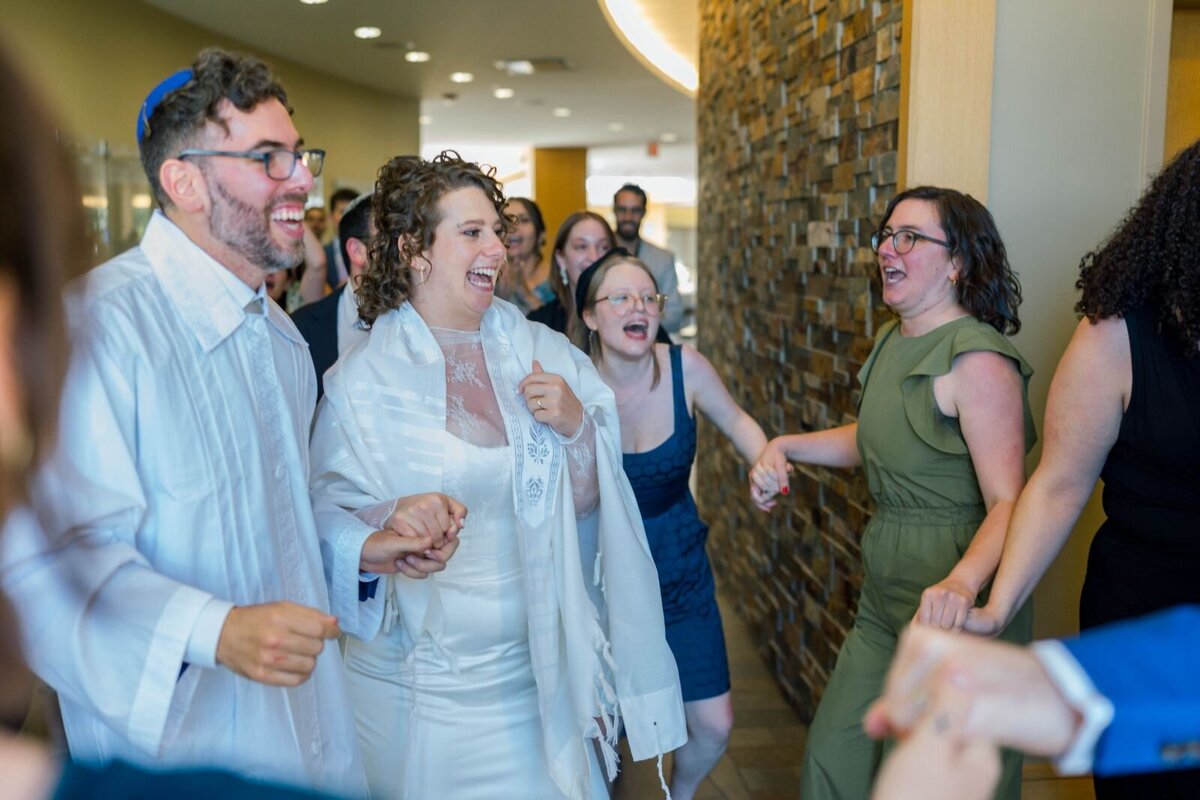 Eliana-Melmed-Photography-Chicago-LosAngeles-Jewish-WeddingPhotography-ShulaNoah-SneakPeek-00056