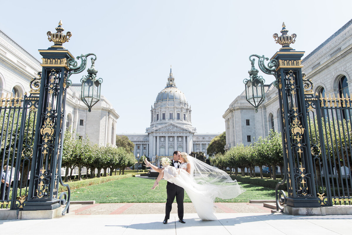 San_Francisco_City_Hall_Elopement_Wedding-Photographer-015