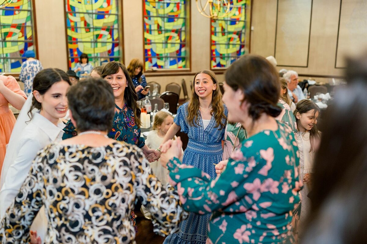 Eliana-Melmed-Photography-Chicago-LosAngeles-Jewish-WeddingPhotographer-CarmiKalman-WomensDancing-00090