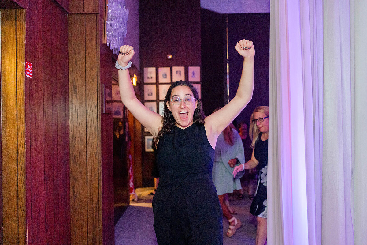 Eliana-Melmed-Photography-Chicago-LosAngeles-Jewish-WeddingPhotography-ElianaSklar-CocktailHour-00001