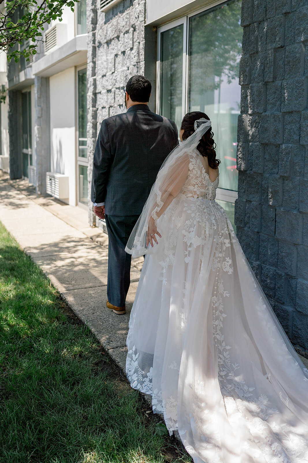 Eliana-Melmed-Photography-Chicago-LosAngeles-Jewish-WeddingPhotography-ElianaSklar-FirstLook-00075