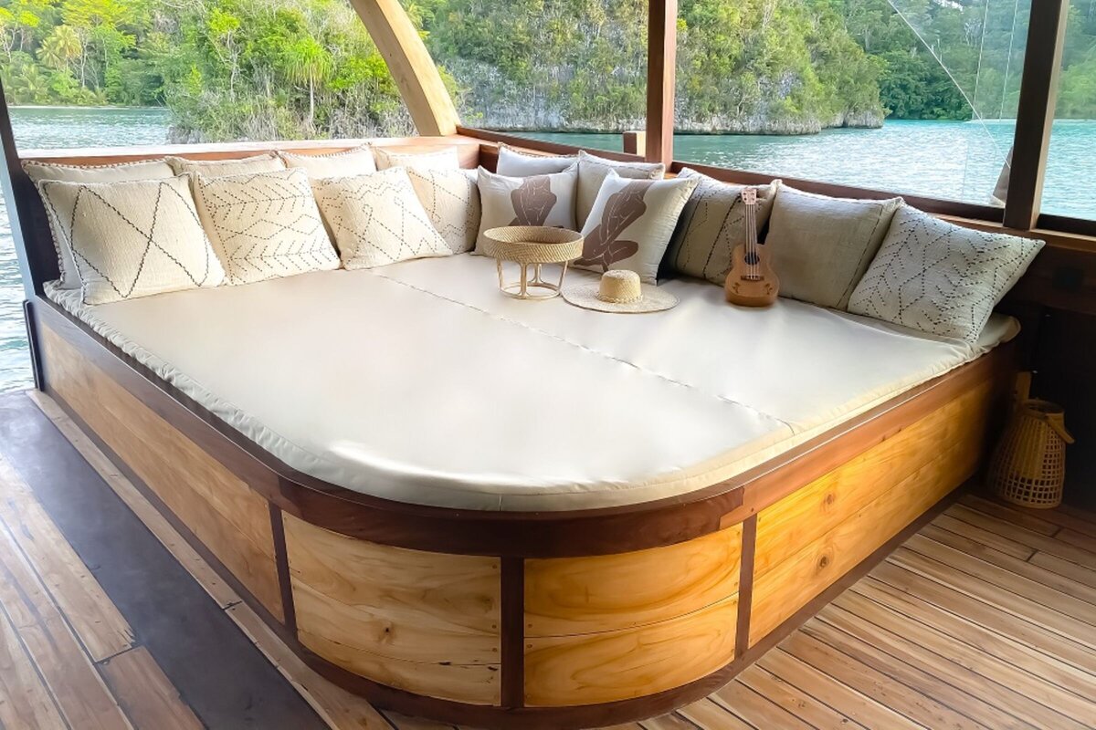 Senja Luxury Yacht Charter Indonesia _lowdef_master cabin_terrace_landscape 3