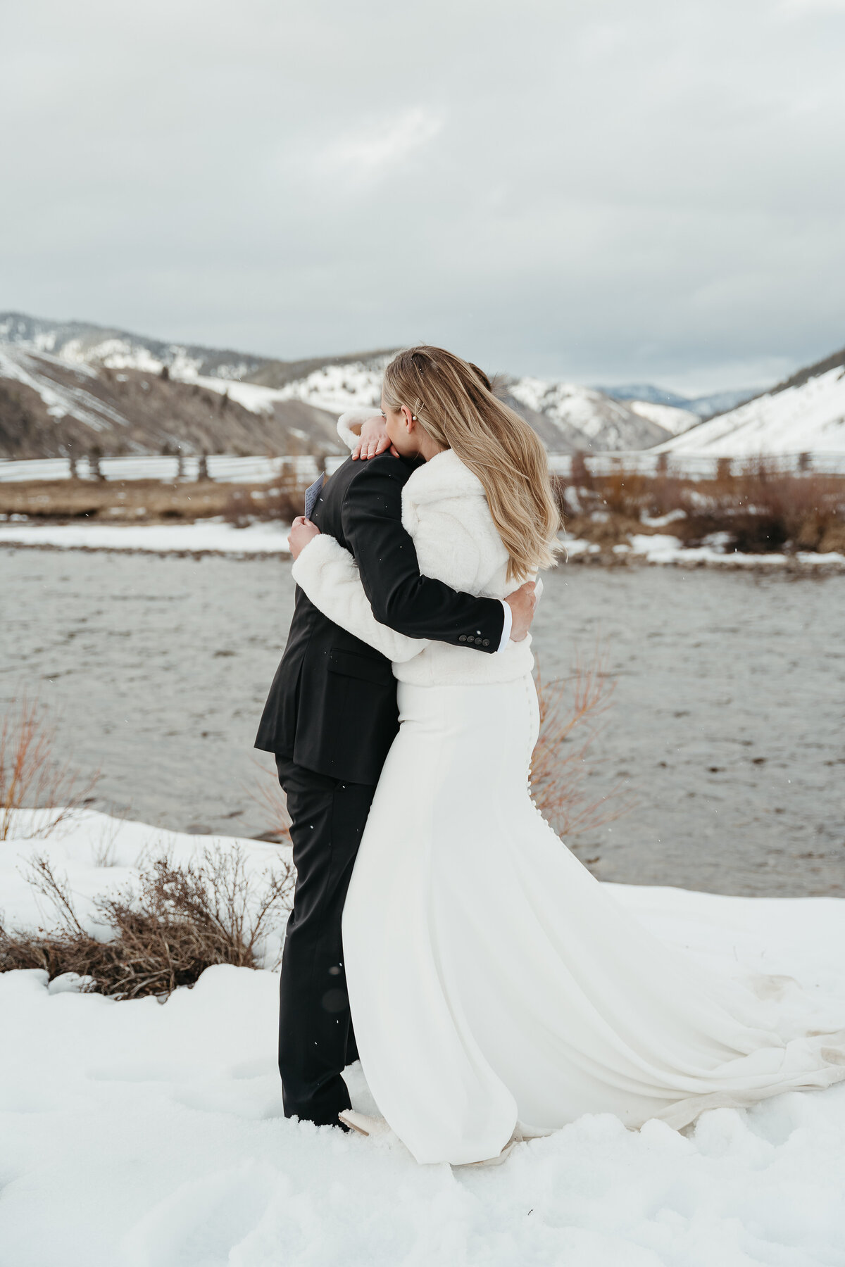 sunandpeakphotos-bigbear-california-wedding-photographer-intimatewedding-elopement-snowywedding-snowybigbearwedding-desireeandjake-602