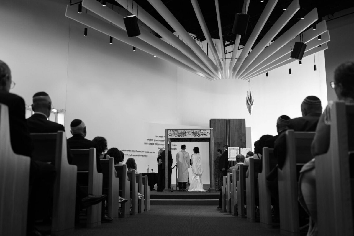 Eliana-Melmed-Photography-Chicago-LosAngeles-Jewish-WeddingPhotography-ShulaNoah-Chuppah-00280
