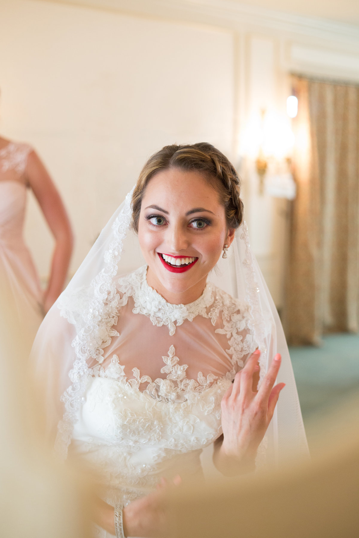 bride-getting-ready-vintage-inspired-wedding-halley-lutz-photography