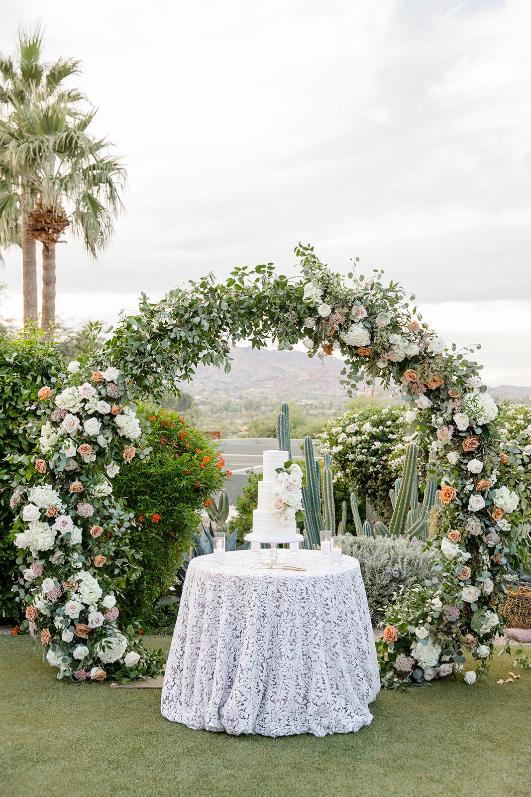 Sanctuary-Wedding-cake-flowers