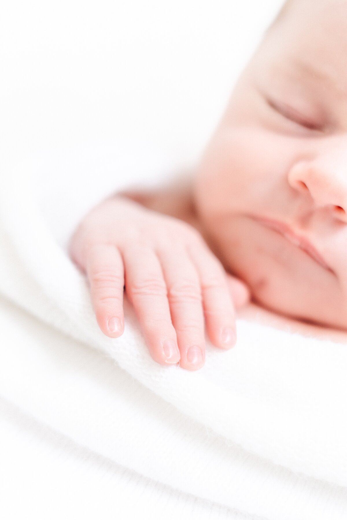 Newborn-Delilah-10