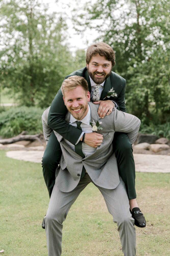 groom and best man portrait