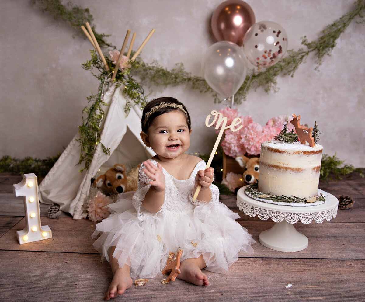 San Antonio baby first birthday photography cake smash photography studio lifestyle birthday photographer luxury photo studio