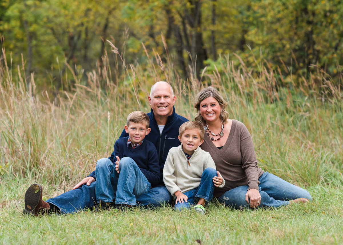 Des-Moines-Iowa-Family-Photographer-Theresa-Schumacher-Photography-Fall-Park-Sitting