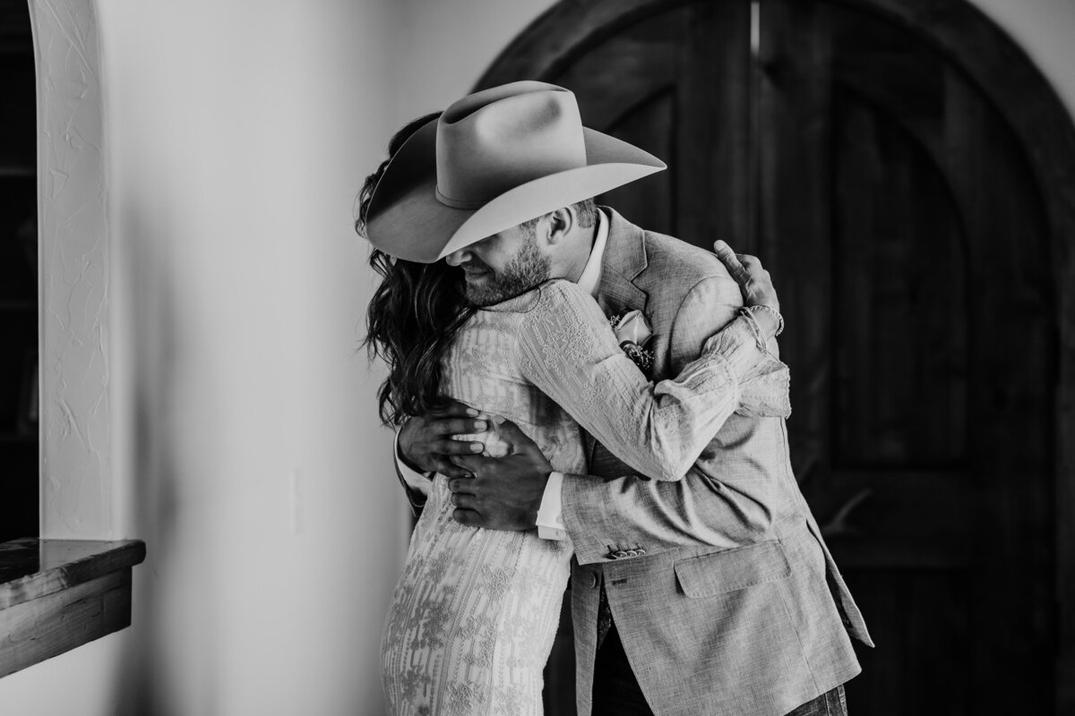 rustic-ranch-wedding-Native-Roaming-Photography-29