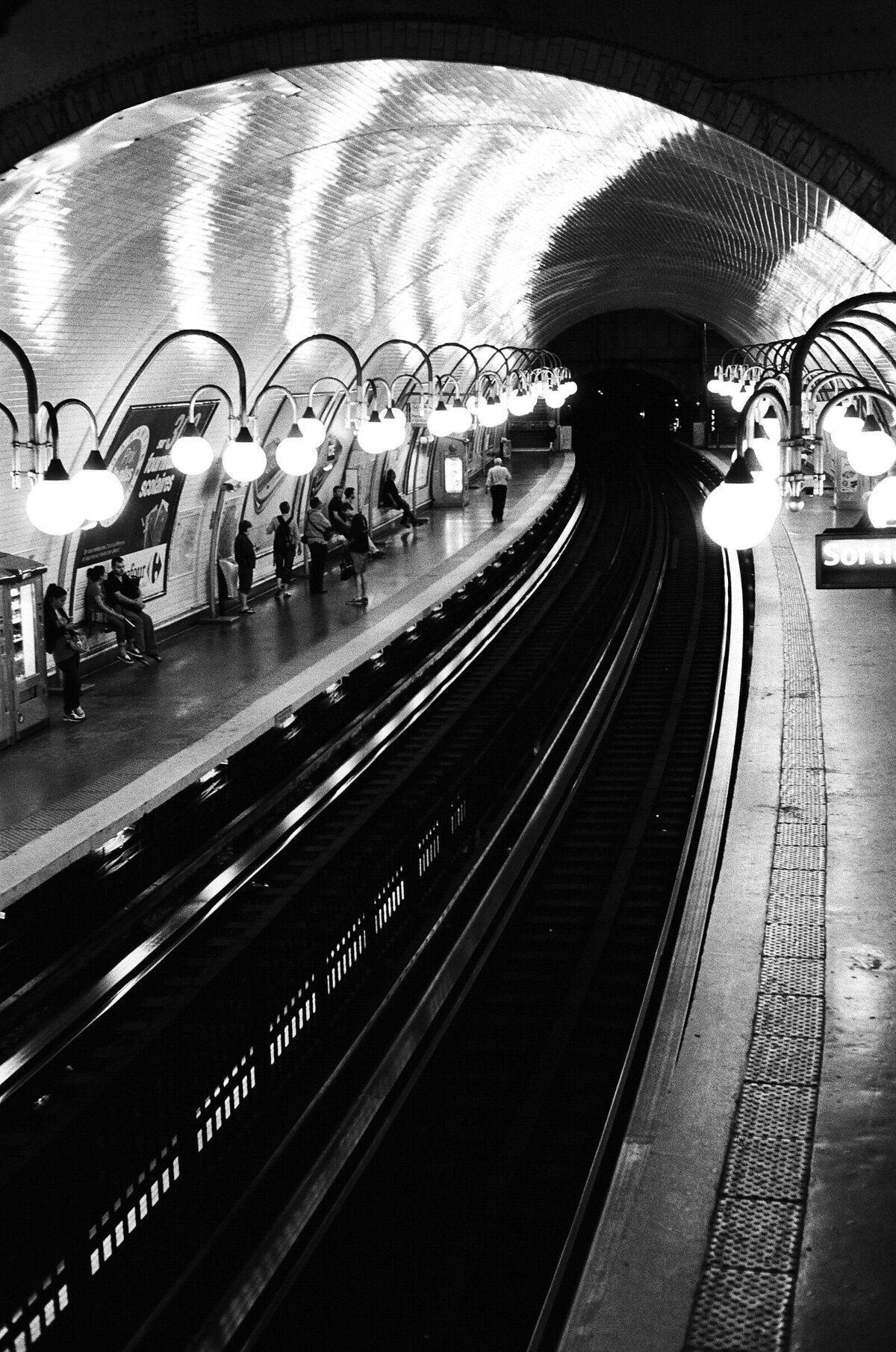 Paris subway photo