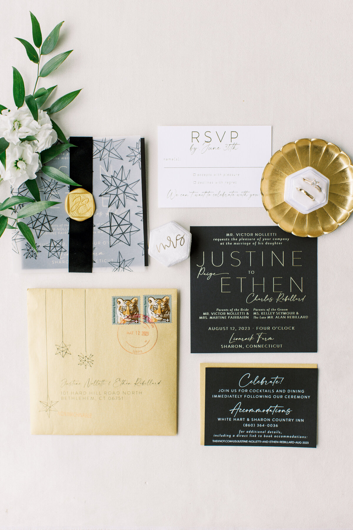 modern-invitation-suite-for-a-ct-wedding
