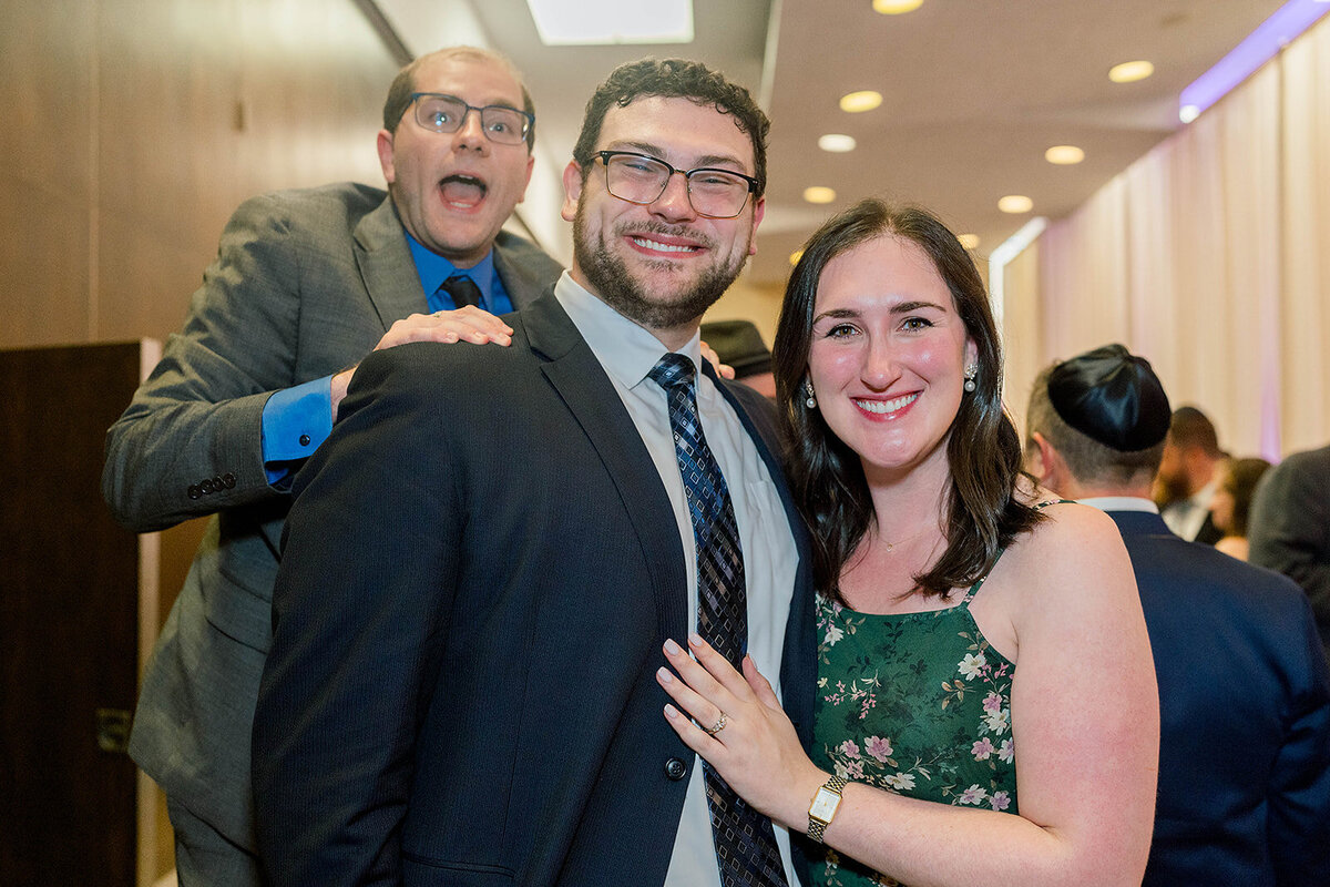 Eliana-Melmed-Photography-Chicago-LosAngeles-Jewish-WeddingPhotography-ElianaSklar-CocktailHour-00044