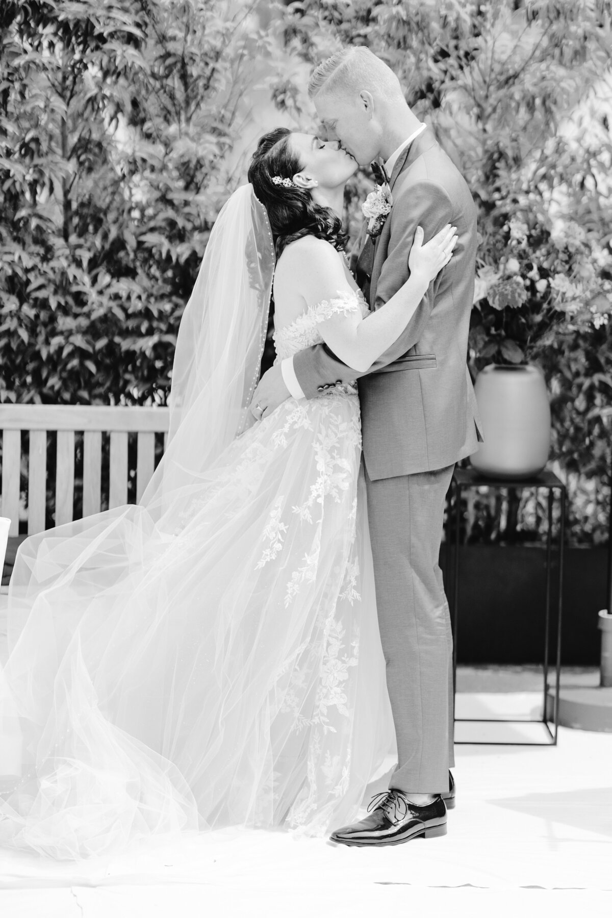 Nathalie & Steven - Laura de Roeck Photography-260-zw Hotel Mondragon