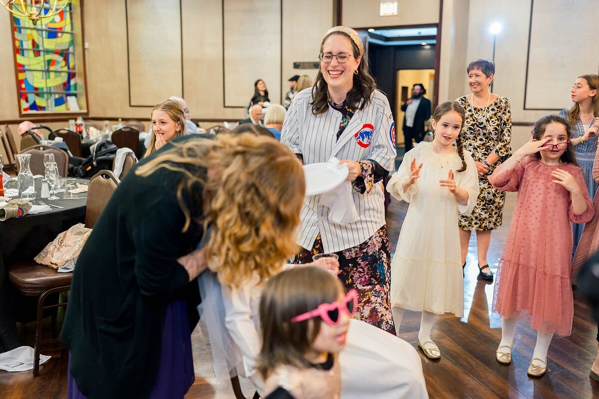 Eliana-Melmed-Photography-Chicago-LosAngeles-Jewish-WeddingPhotographer-CarmiKalman-WomensDancing-00127