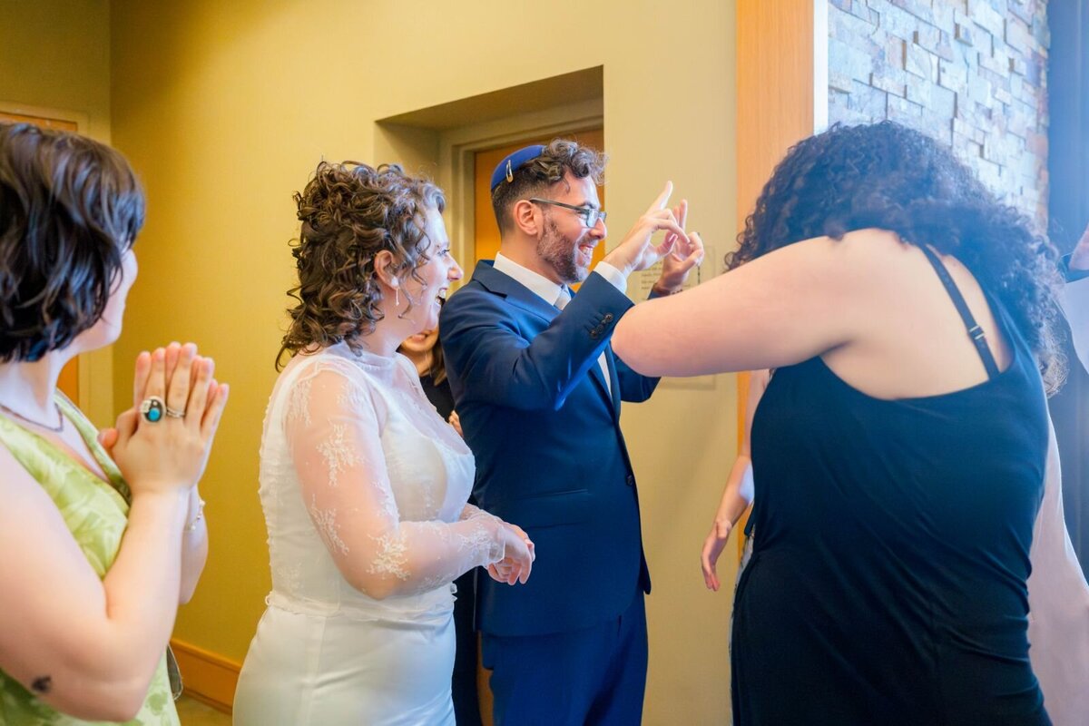 Eliana-Melmed-Photography-Chicago-LosAngeles-Jewish-WeddingPhotography-ShulaNoah-Chuppah-00178