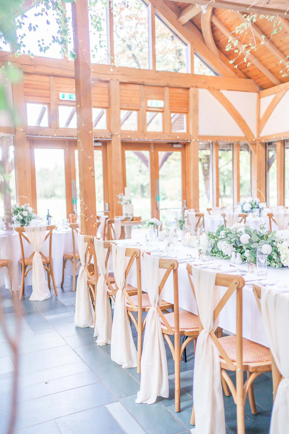Cheshire-wedding-venue-The-oak-tree-of-peover