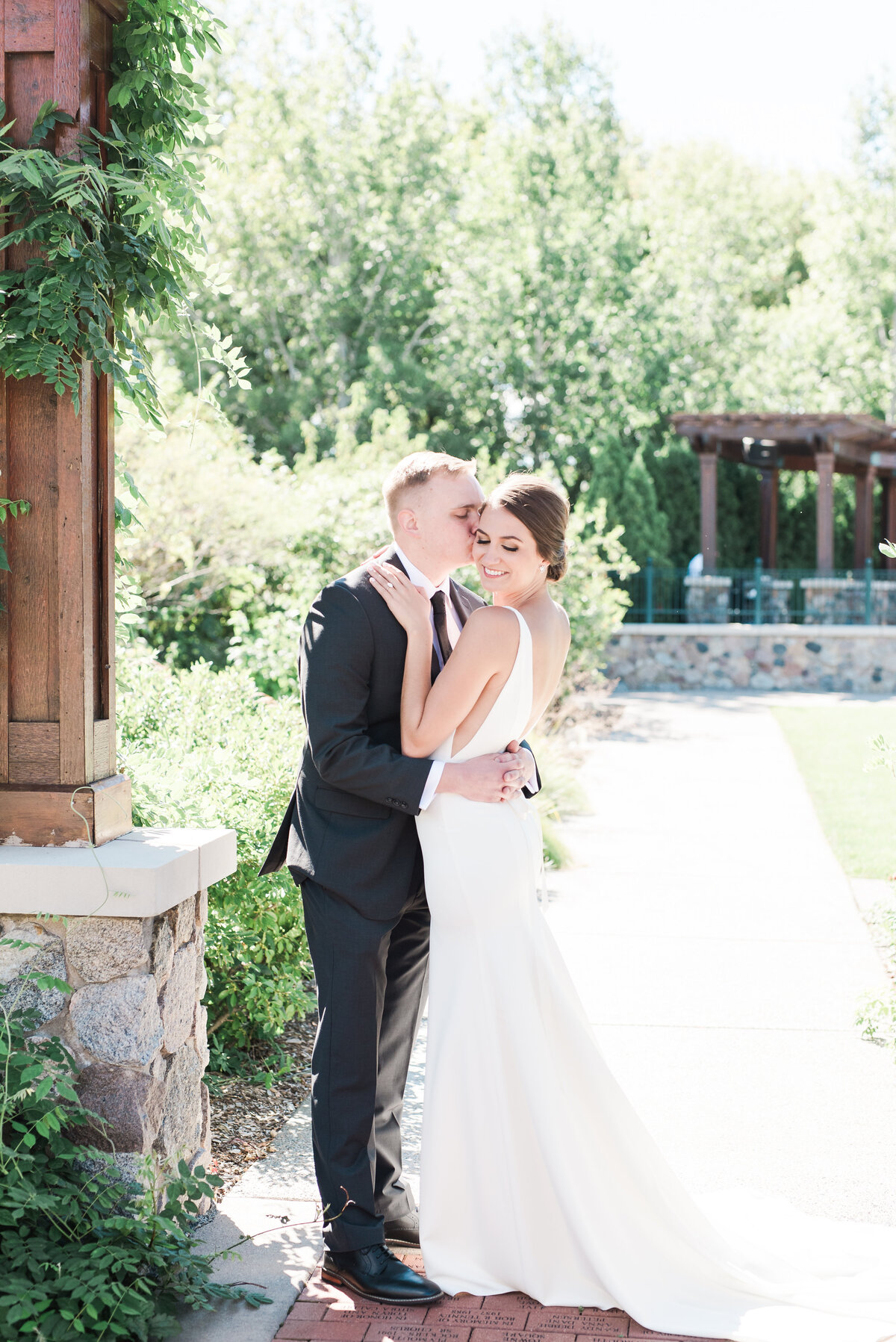 Mattea Rose Photography is a Minneapolis and Phoenix based wedding photographer. Mattea Rose Photography is a luxury Minnesota and Arizona wedding photographer.  Minneaplis wedding. Minneapolis summer wedding.