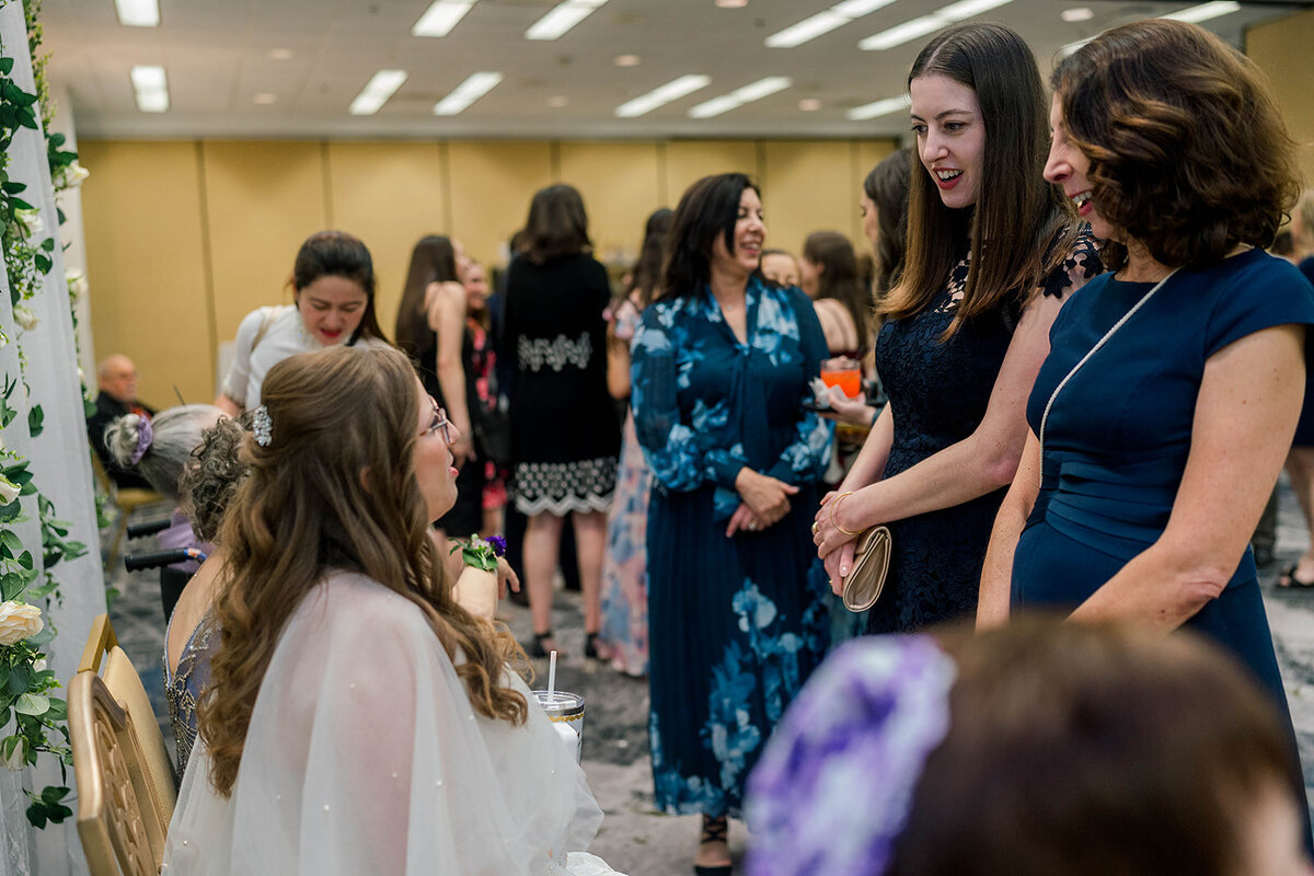 Eliana-Melmed-Photography-Chicago-LosAngeles-Jewish-WeddingPhotography-KabbalatPanim-00022