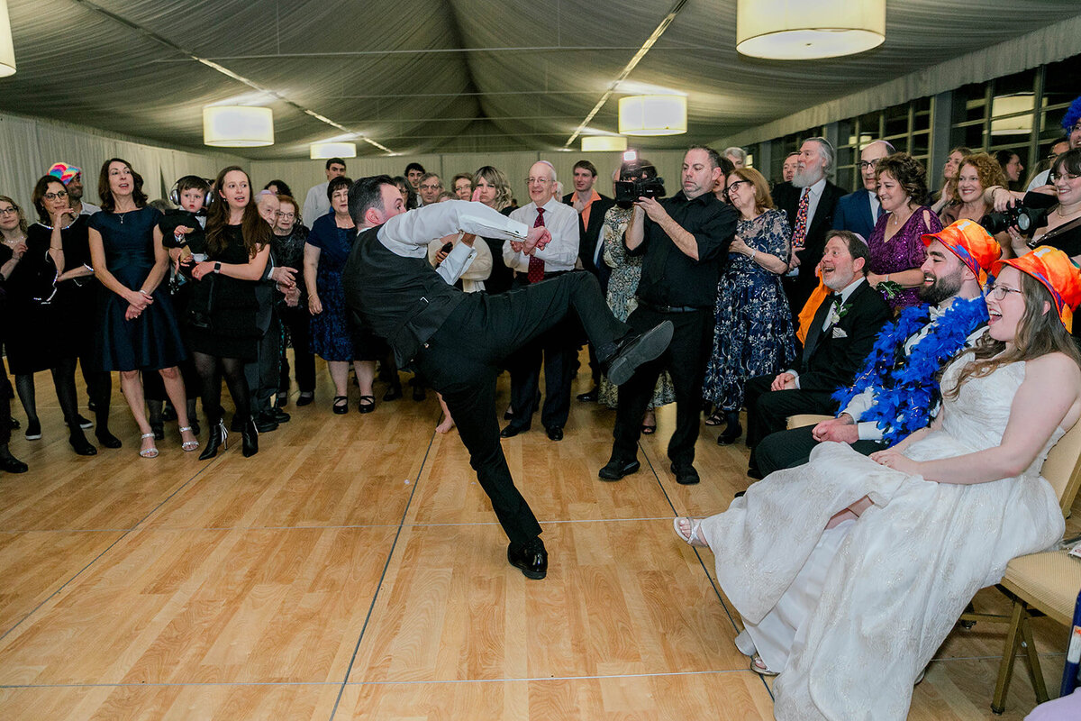 Eliana-Melmed-Photography-Chicago-LosAngeles-Jewish-WeddingPhotography-SimchaDancing-00072