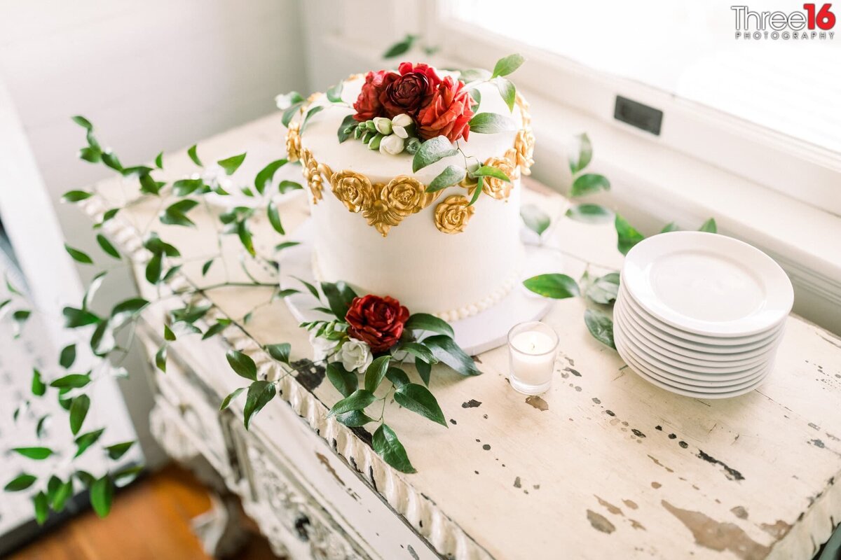 Beautifully decorated white wedding cake