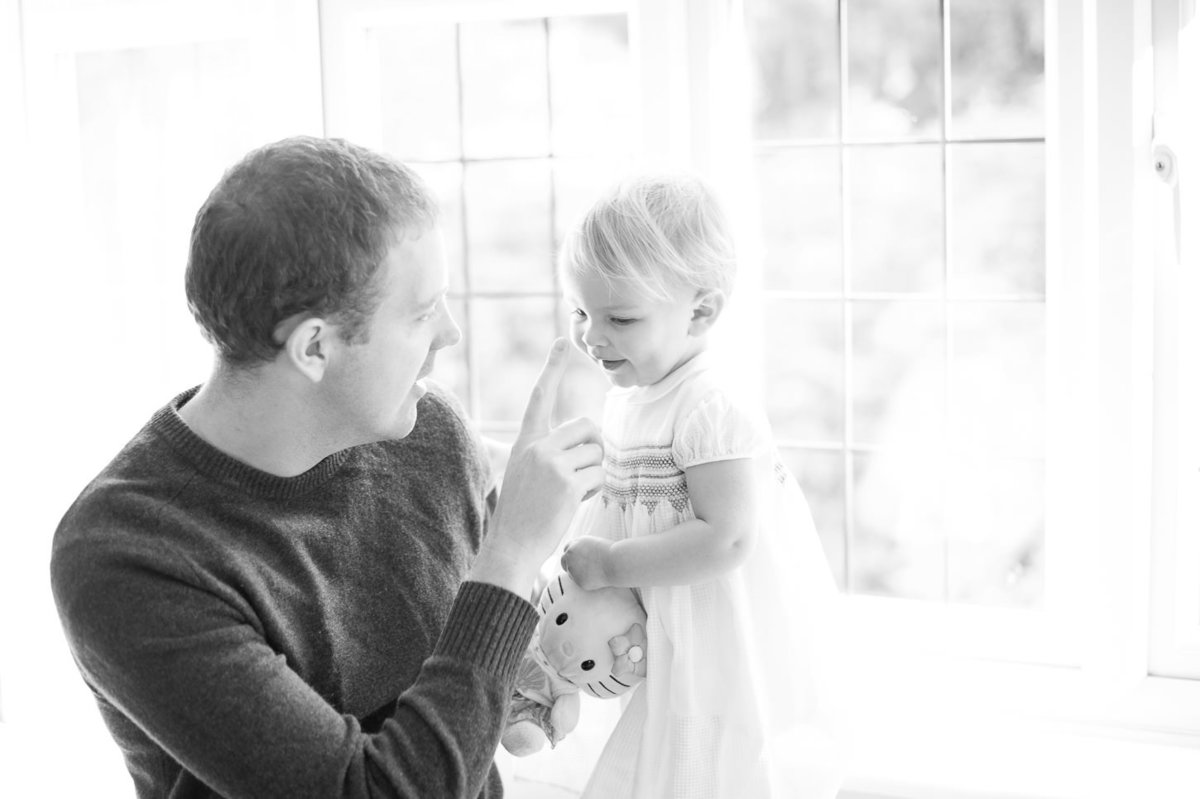 Child and Family Photography at home in woodland garden South East - Susan Arnold Photography-43