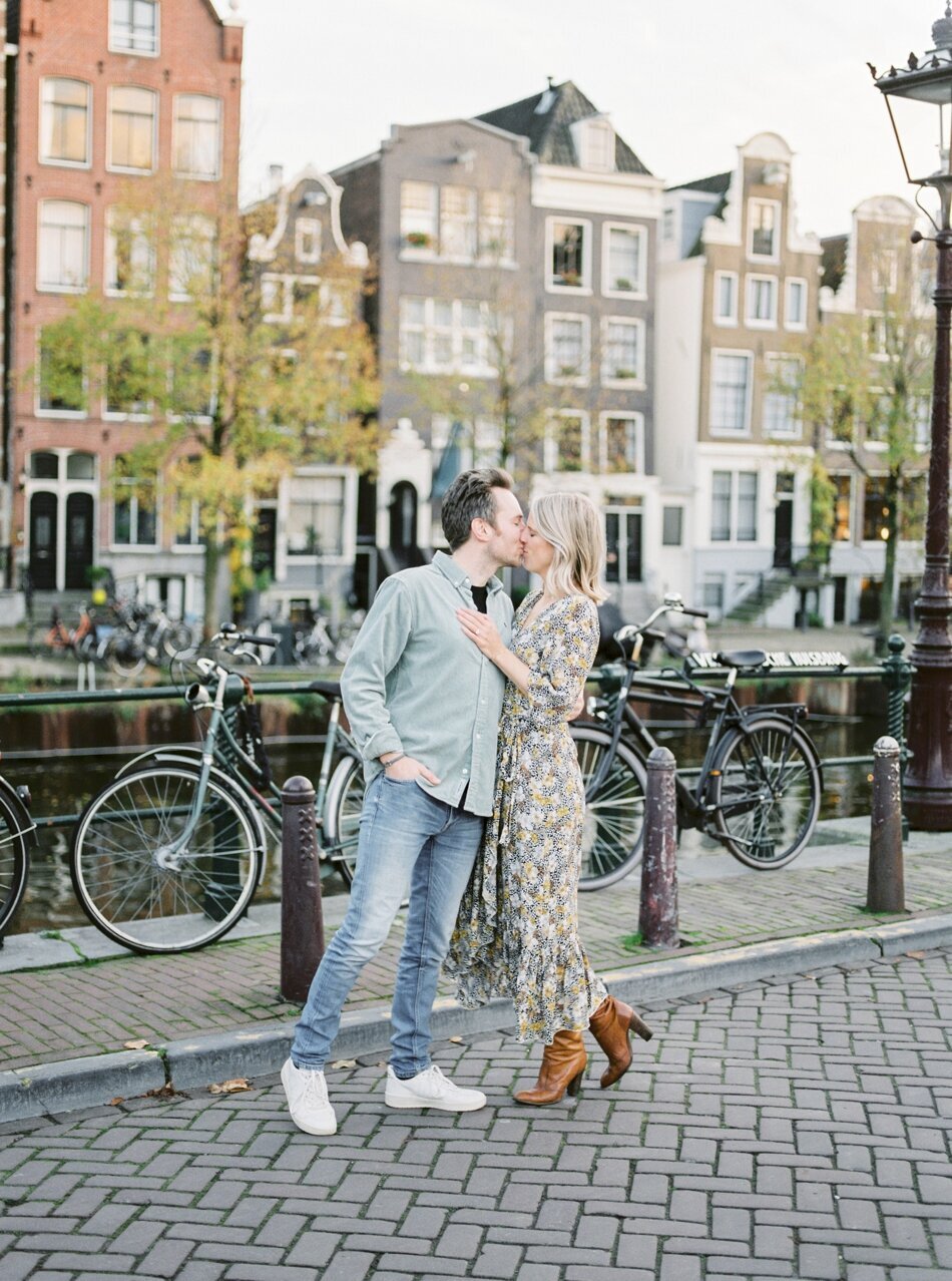 Engagement photos in Amsterdam by Fine Art Photographer Michelle Wever Photography_0023
