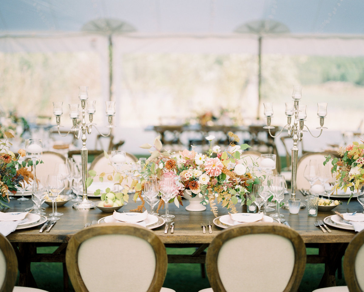 tablescape-florals-highend-event-reception-tableware