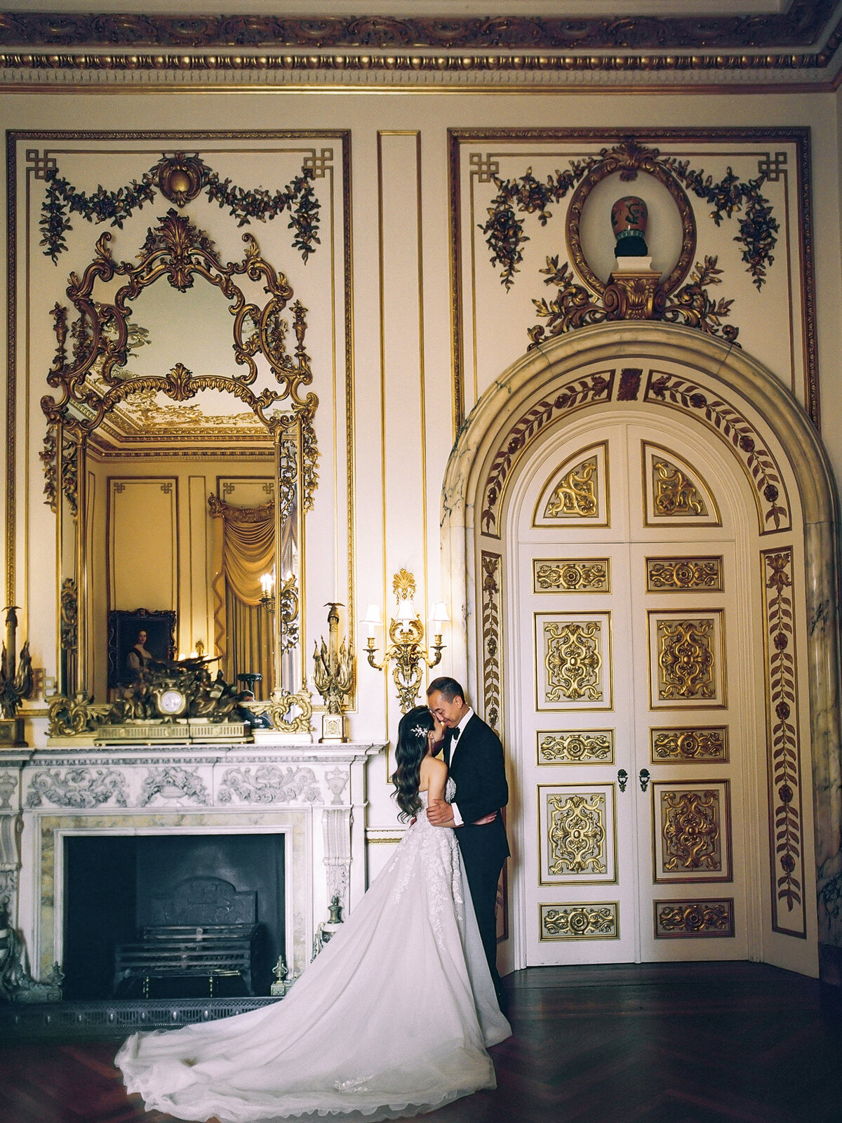 _Anderson_House_DC_Fine Art Film Wedding Luxury Photographer Pam Barefoot Bride _Vicki_Grafton_Photography.JPG41
