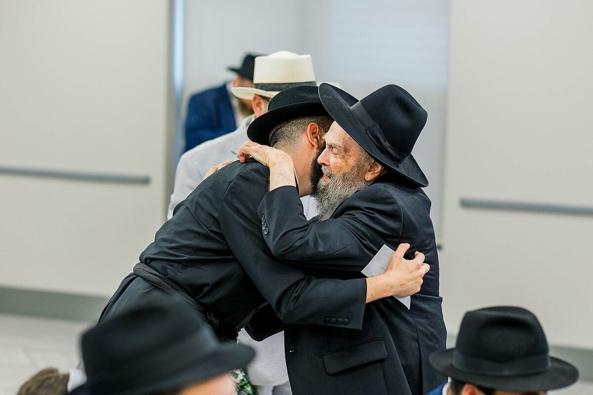 Eliana-Melmed-Photography-Chicago-LosAngeles-Jewish-WeddingPhotographer-CarmiKalman-Tisch-00152