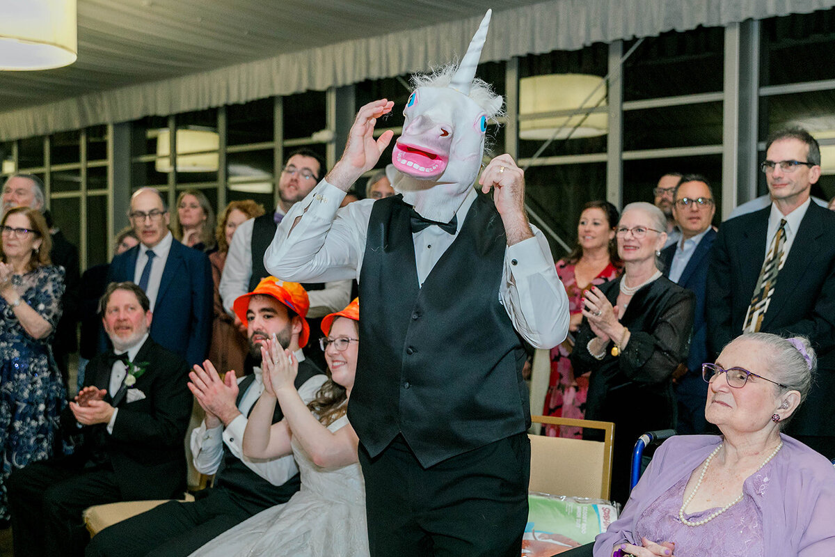 Eliana-Melmed-Photography-Chicago-LosAngeles-Jewish-WeddingPhotography-SimchaDancing-00090