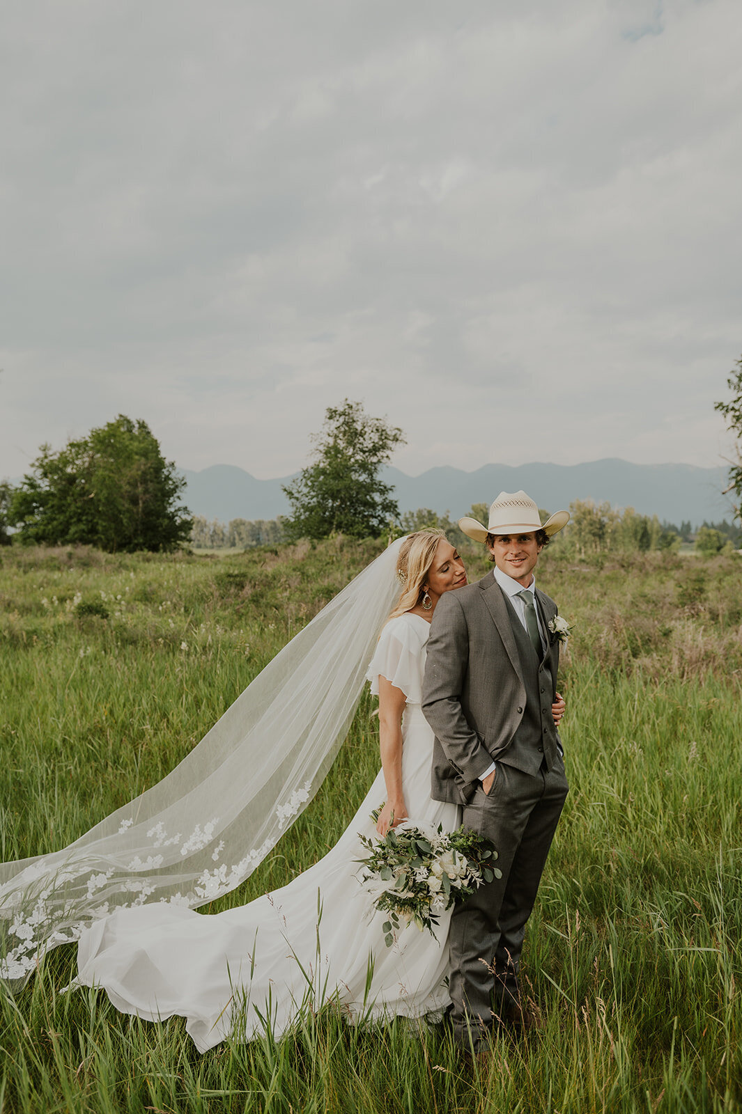 presley-gray-photo-elegant-montana-wedding-6821