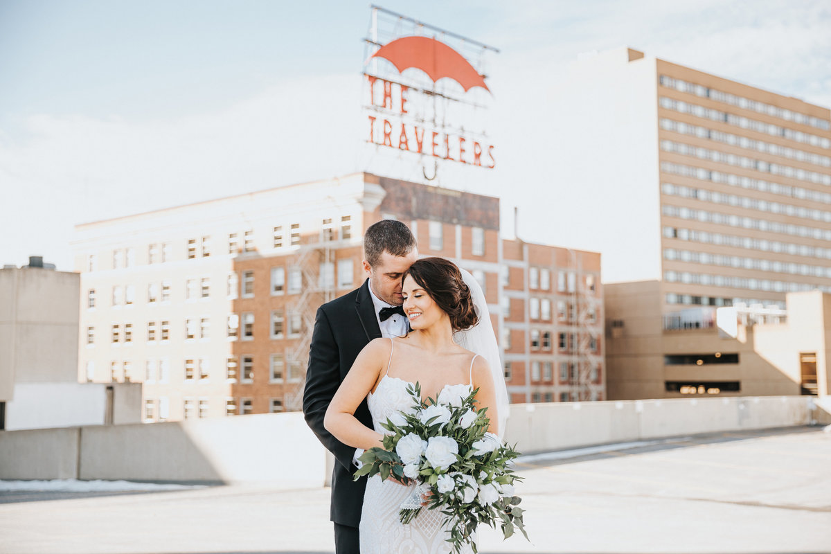 Traveler's SIgn Wedding Photos in Des Moines