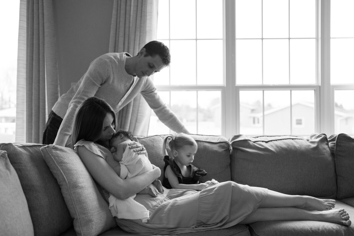 Relaxed-Newborn-Photography-in-Milwaukee-22